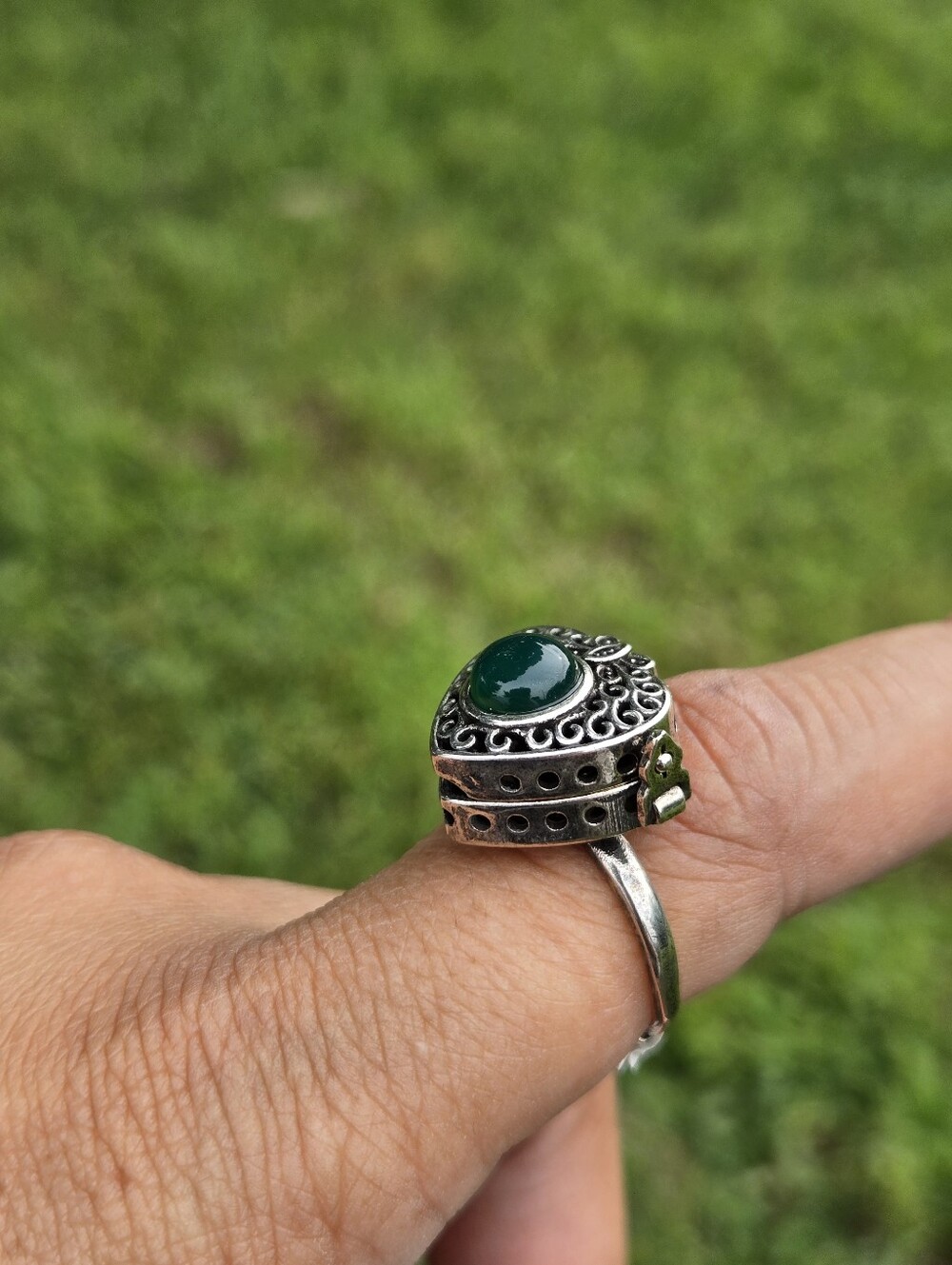 Heavy Silver Forest Moss Agate Functional Poison Box Ring - Picture 3 of 4